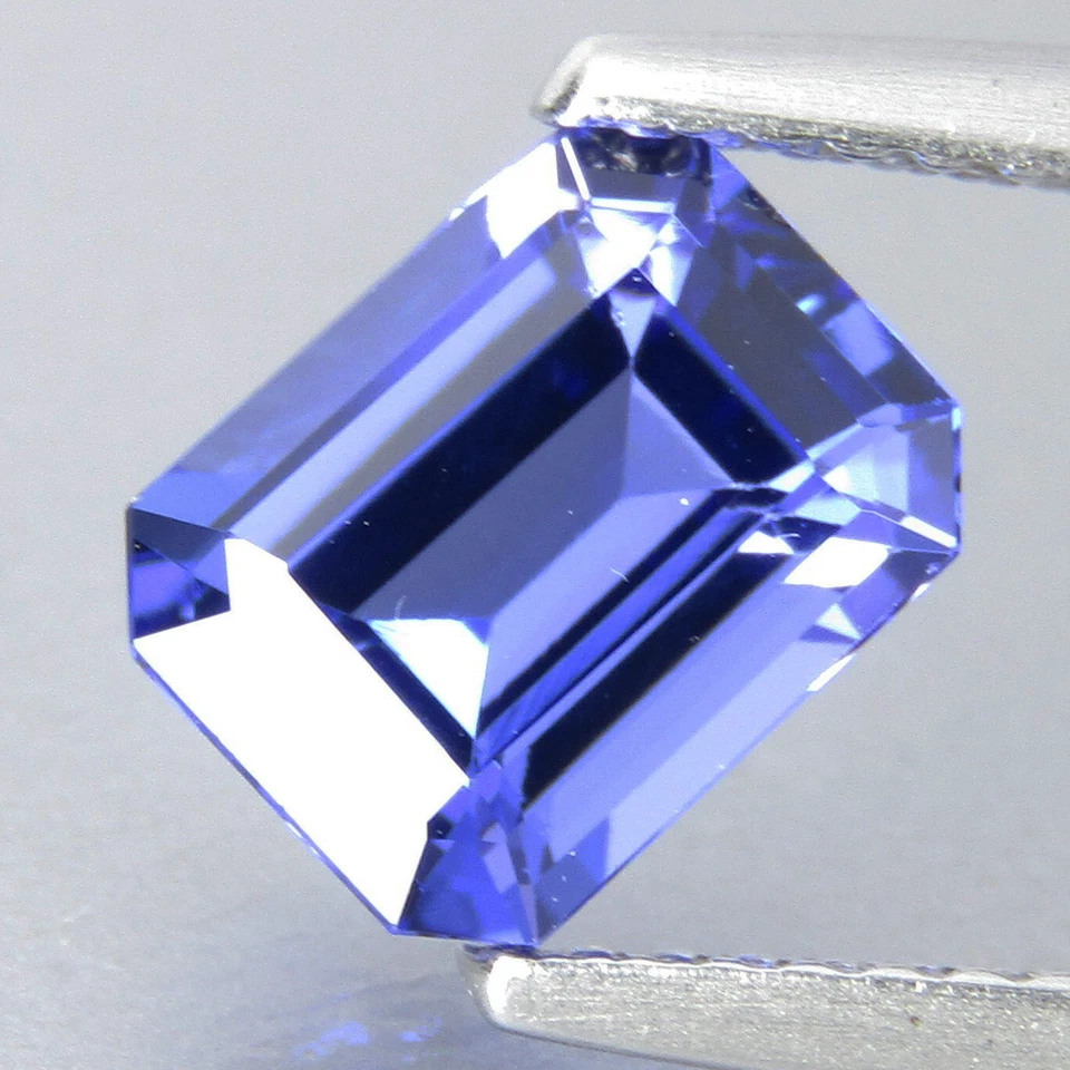 1.90Cts Mesmerizing Natural Tanzanite  Emerald Cut  Collection Gemstone - Image 3 of 4