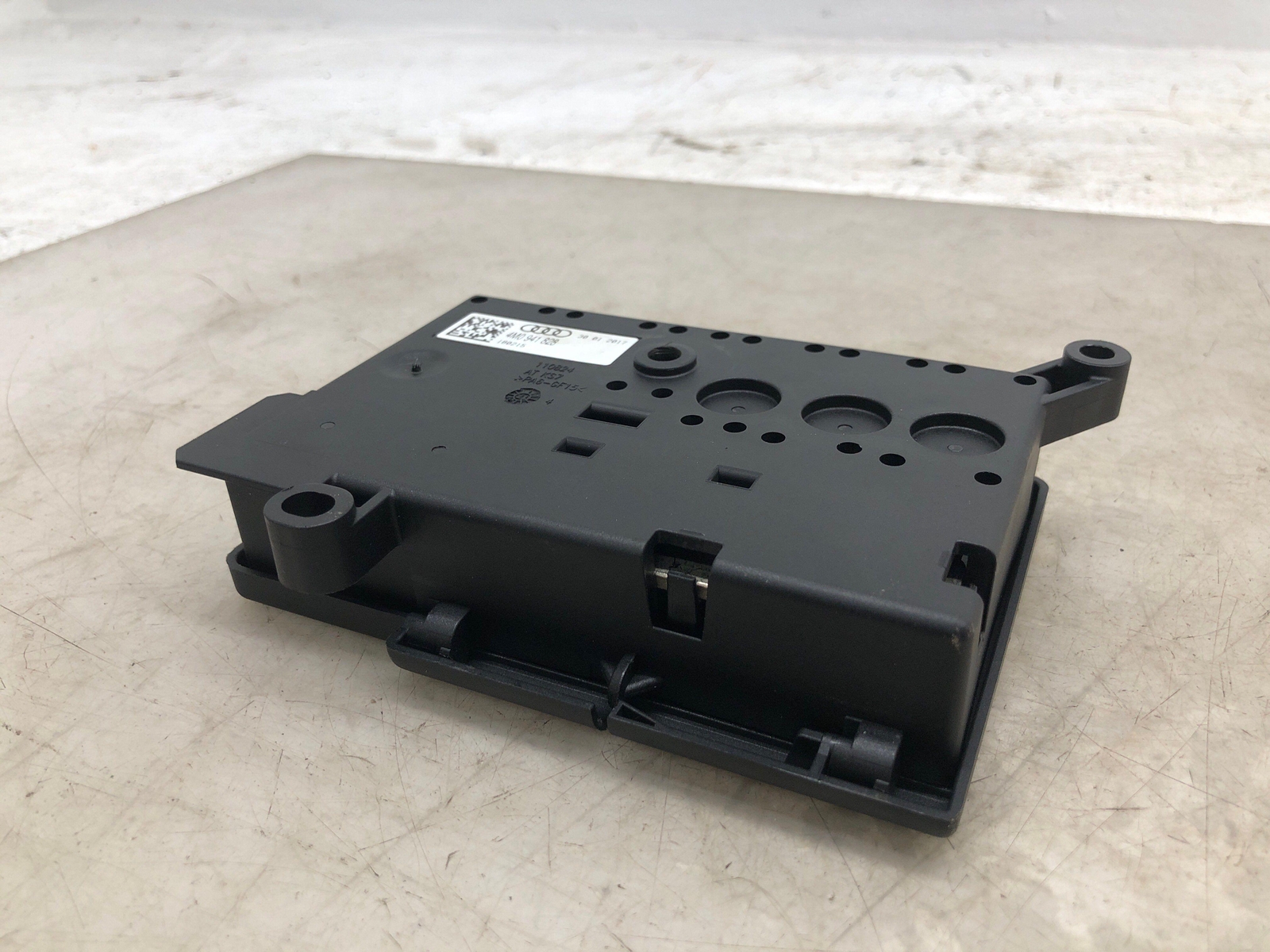 2016-2020 BENTLEY BENTATGA OEM POWER DISTRIBUTION FUSE BOX 4M0941828