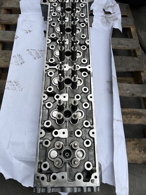 Detroi Disel DD15 Cilinder Head Ramanufactory warranty.