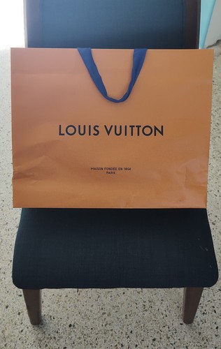 Louis Vuitton DJ Speakerman Hip-Hop Graphic Button Up Dress Shirt Size: S - Picture 6 of 16