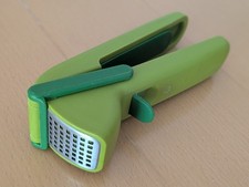 Joseph Joseph - Duo - Prensa de ajo fácil de limpiar con escobilla limpiaparabrisas - Verde
