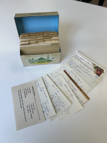 Vintage Recipe Box Tidy Handwritten Clipped  Breads Cakes Desserts Pies 153 Card