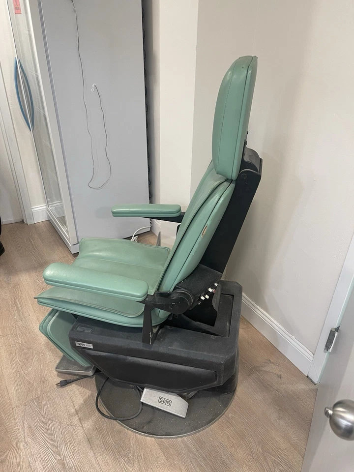 SILLA DE EXAMEN RELIANCE 980 HFC RESTAURADA ELÉCTRICA/HIDRÁULICA CON PEDAL ELÉCTRICO Foto 2 de 2