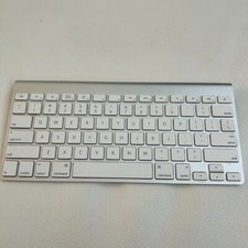 Apple A1314 Wireless Keyboard Bluetooth Silver - TESTED
