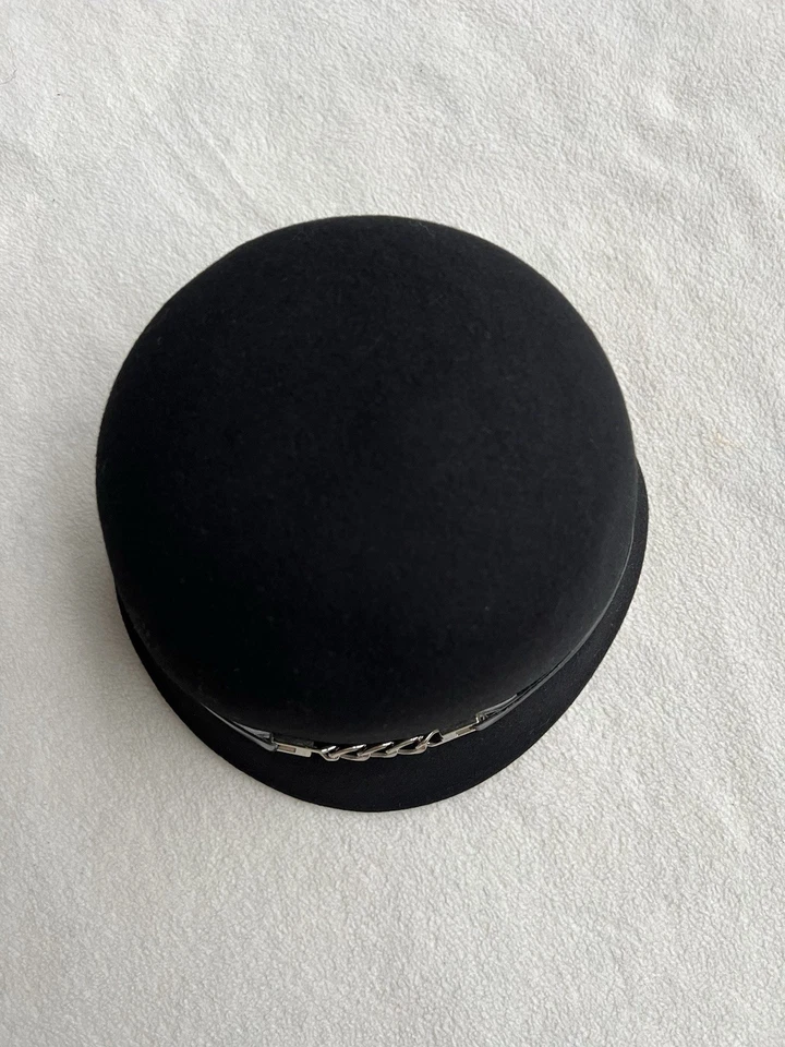 Sombrero para mujer Calvin Klein 100 % lana negro plateado herrajes Foto 3 de 4