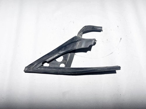 BMW 8 E31 Vordere linke Türdichtungsgummi 1970785 51321970785 5.00 15530028 - Bild 1 von 3