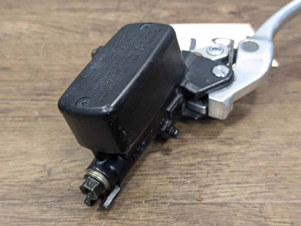 Conjunto de depósito de palanca maestra embrague Honda CBR1100XX Blackbird 97-99 Foto 3 de 4