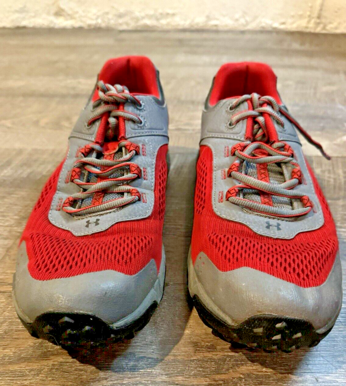 SAOLA Under Armour Uomo Taglia 9 5 Corsa Escursionismo Rosso Grigio