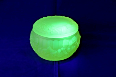Antique Bohemian Schlevogt Hoffmann style uranium glass trinket box 1920-1940