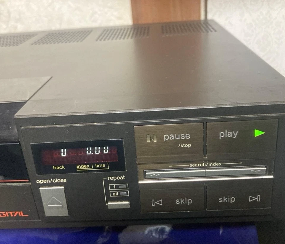 [ For Parts ] TECHNICS SL-P7 CD Compact Disc Player 251107 - Image 2 of 4