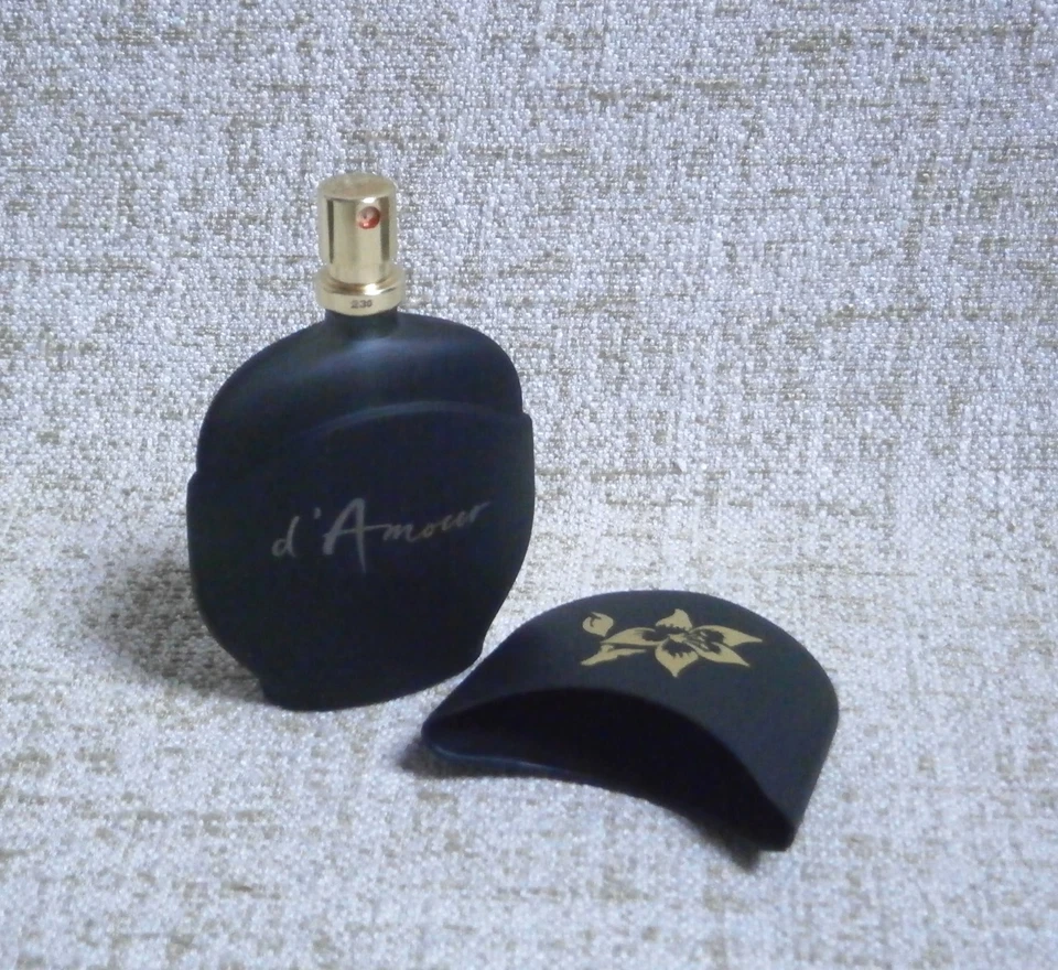 Le jardín d'Amour Nuevo en Caja EDT MAX FACTOR 60 ml (2 fl oz) Spray Hecho en Inglaterra De Colección Foto 4 de 4