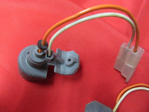 NIB Buick Courtesy Lamp Unit #981463 Gr.2.774 - Picture 4 of 4