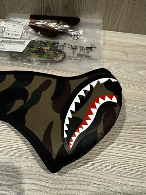 送料込!A BATHING APE(エイプ)1ST CAMO SHARK MASK マスク 緑 BAPE 1st CAMO SHARK MASK A Bathing Ape Nwt Neoprene One Size