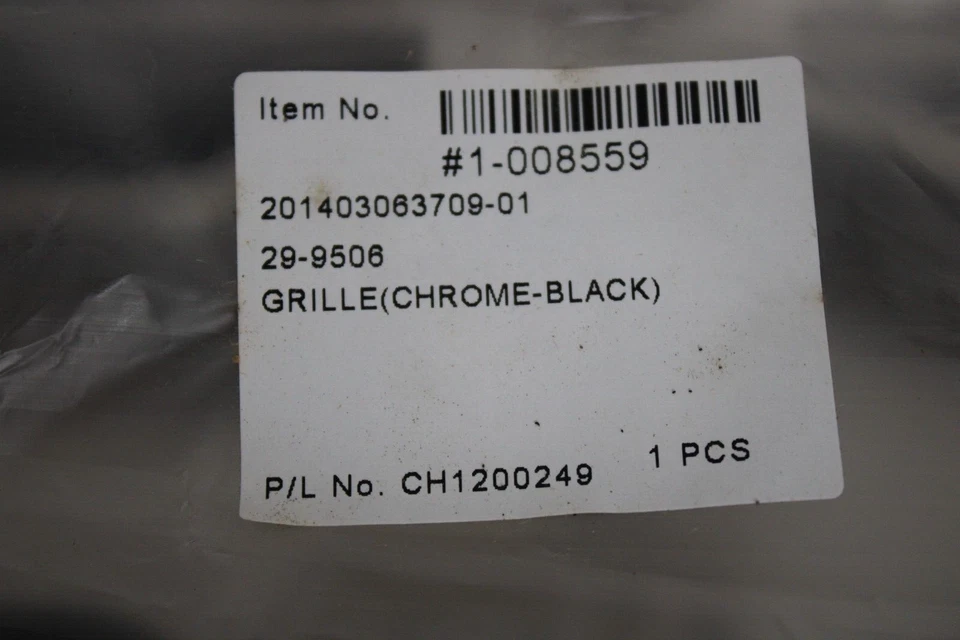 1999 2001 CHRYSLER 300M FRONT CENTER GRILLE - Image 3 of 4