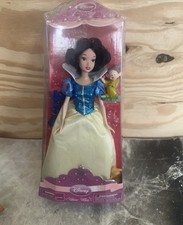 Muñeca Princesa Blancanieves Exclusiva de Disney Store con Dopey y Figuras Felices.