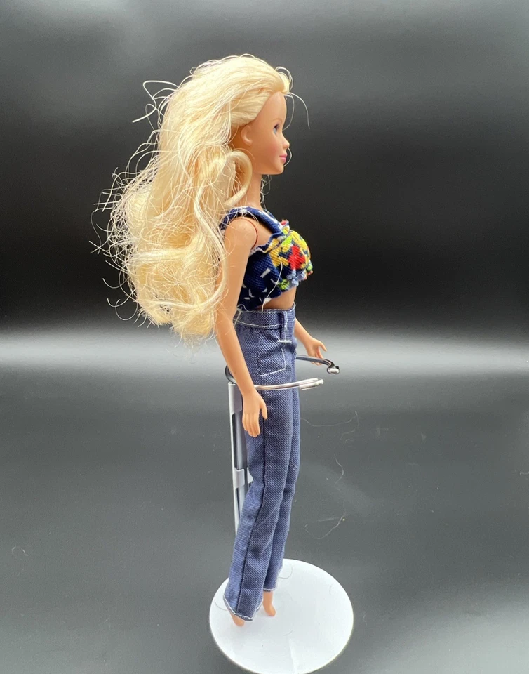 1998 Original Vintage Barbie Sleeping Beauty Doll Mattel. Closes Eyes - image 4 of 4