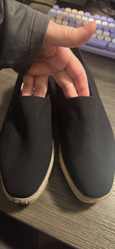 DKNY Womens Slip On Black Shoes 7 1/2 great condition loafers 