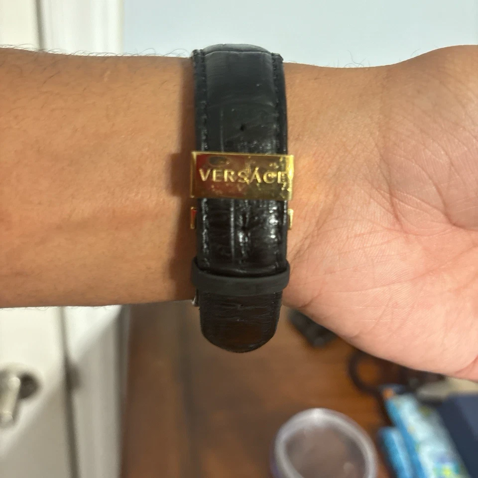 Reloj Versace Hombre 42mm V-Race Hecho en Suiza Cuarzo Cristal Zafiro Correa Cuero Foto 3 de 4