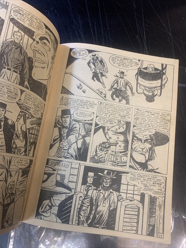 VINTAGE RARE COMIC WYATT EARP WESTERN COMICS COWBOY INDIAN no 33 - Picture 4 of 6
