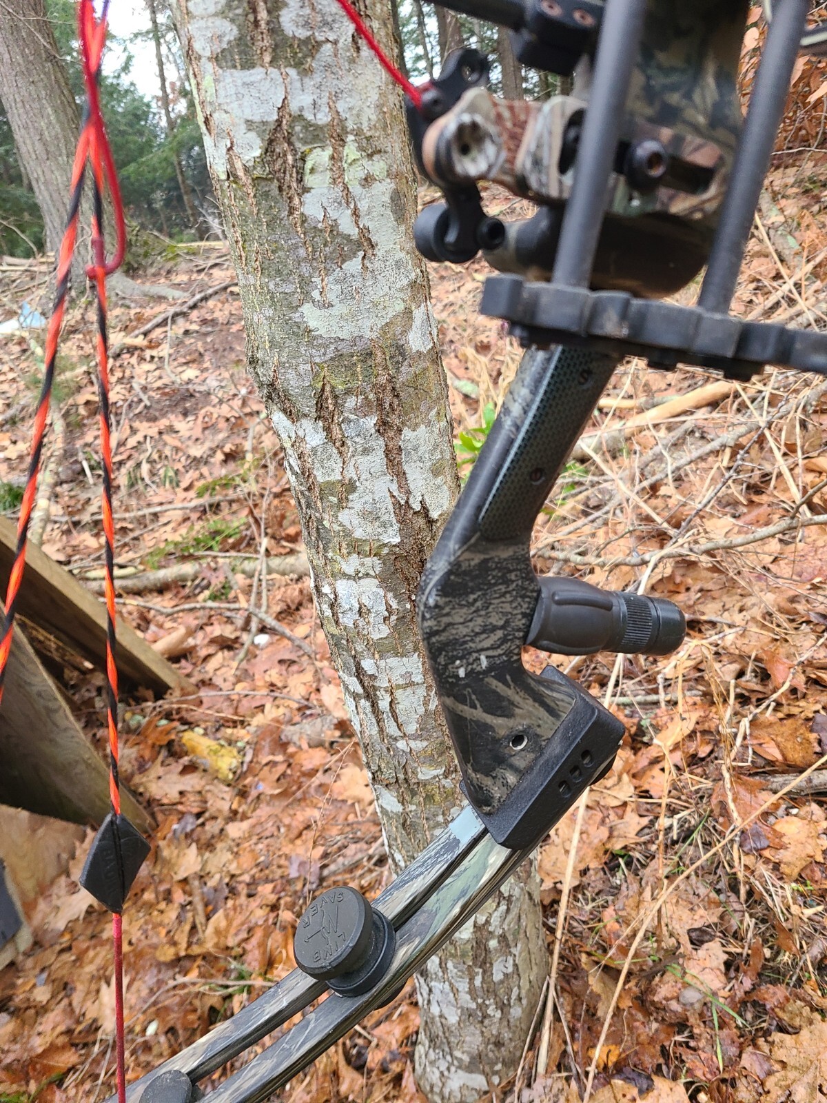 HIGH COUNTRY COMPOUND BOW CARBON FORCE 27.528" DL 5570 LBS SMT Duty