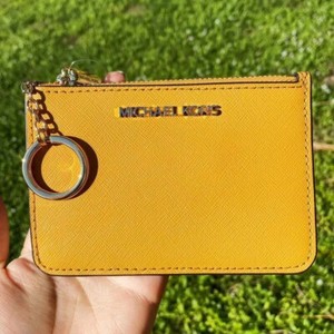 michael kors jet set zip pouch