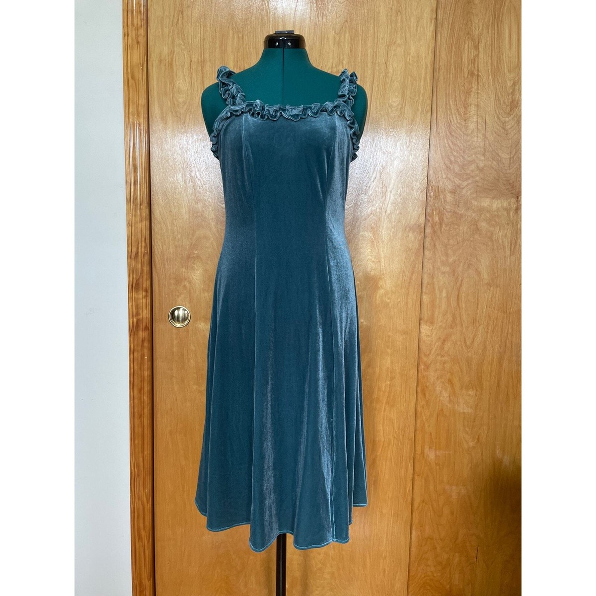 sea green velvet dress Aafreen , Sea green/teal beauty , I think these are one of the PRETTIEST sleeves we have made Absolutely love this unique shade too, This stunning velvet shirt paired with velvet palazzo would