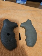 Smith  Wesson OEM J Frame Round Butt Combat Grips FDE S W Logo