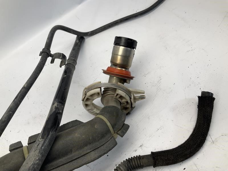 14-17 Maserati Ghibli S Q4 3.0 AWD AT Fuel Filler Tank Neck B