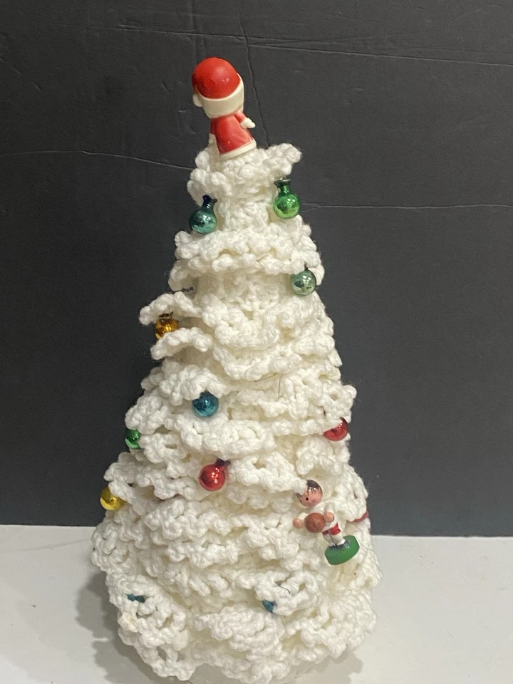 Árbol de Navidad vintage de ganchillo hecho a mano de 15 pulgadas de alto Foto 4 de 4