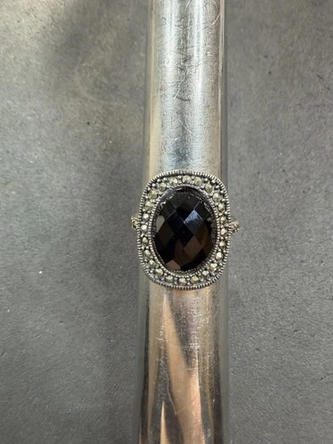 8.3g VTG Sterling Silver Black Stone & Marcasite Ring Size 10 Jewelry Lot K