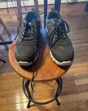 Reebok Work SubLite Men’s Non Slip Safety shoes  Lace-Up Low Top Sneaker RB4041