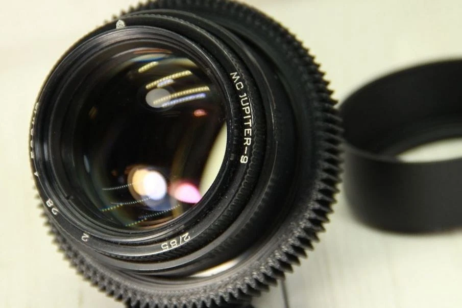 📷Jupiter-9 85mm f/2 M42 Lens w/ Canon EF Adapter – Soviet Portrait Lens - Image 2 of 4