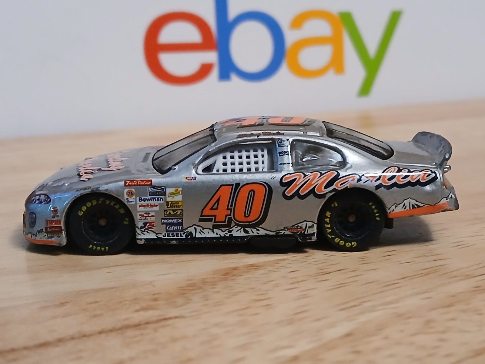 Hot Wheels 1/64 NASCAR diecast #40 Coors Light paint scheme Sterling Marlin 2001