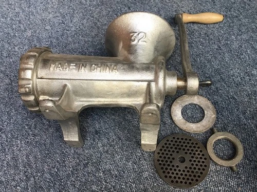 MEAT GRINDER HEAVY DUTY CAST IRON Manual Meat Grinder #32 MINCING FOOD CHOPPER
