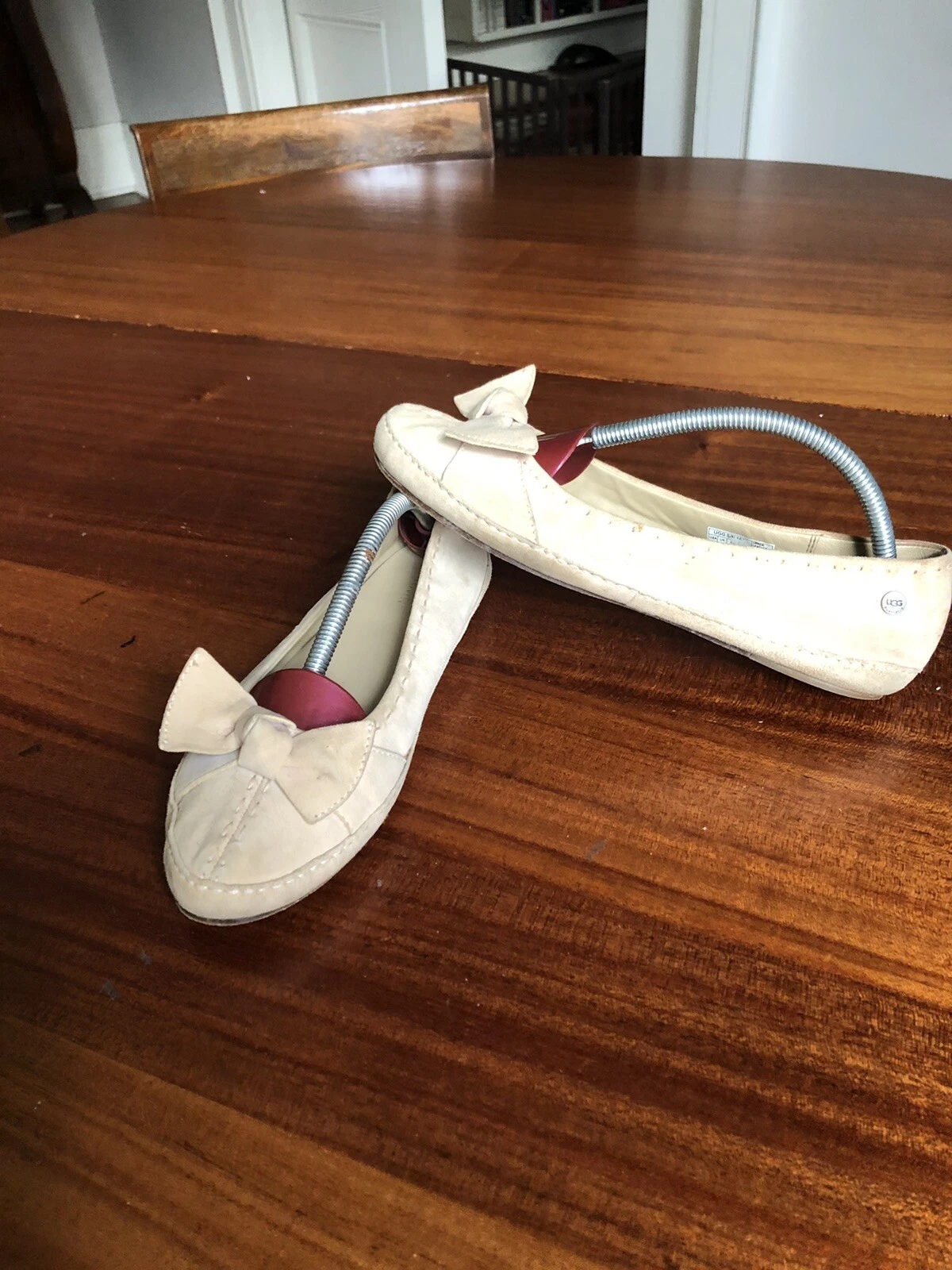 Scarpe da donna UGG Australia ballerine 1678 US 8 beige scamosciate fiocco slip on