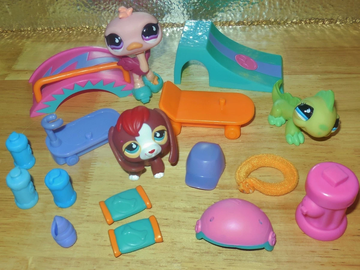 HASBRO LITTLEST PET SHOP LPS THEMED ROLLIN FUN PARK RAMP SKATE COMPLETE SET LOT