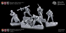 Plastic Platoon Germans 1945 Berlin WW2 1:32 7 Pieces