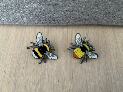 Emaille Biene Pin Anstecker x2/UNGETRAGEN/Revers Krawatte Zubehör/Brosche/Königin/Hummel/Honig