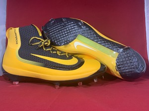 yellow nike baseball cleats