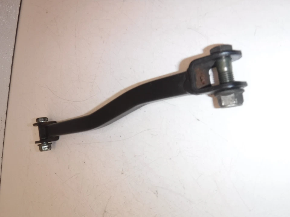 Suzuki Katana 750 2006 barra de eje de varilla de torsión de freno trasero trasero Foto 3 de 4