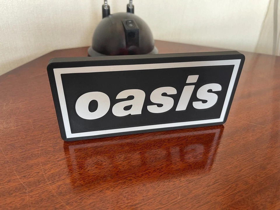Oasis  - Self Standing Decorative Display Foto 2 de 4