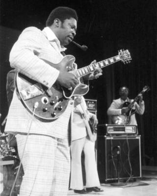 BB King performs Gettin It Together on the TV show The Midnight Sp- Old Photo 25