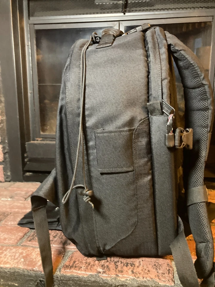 Photographers : Lowepro CompuTrekker AW Camera Backpack - Image 3 of 4