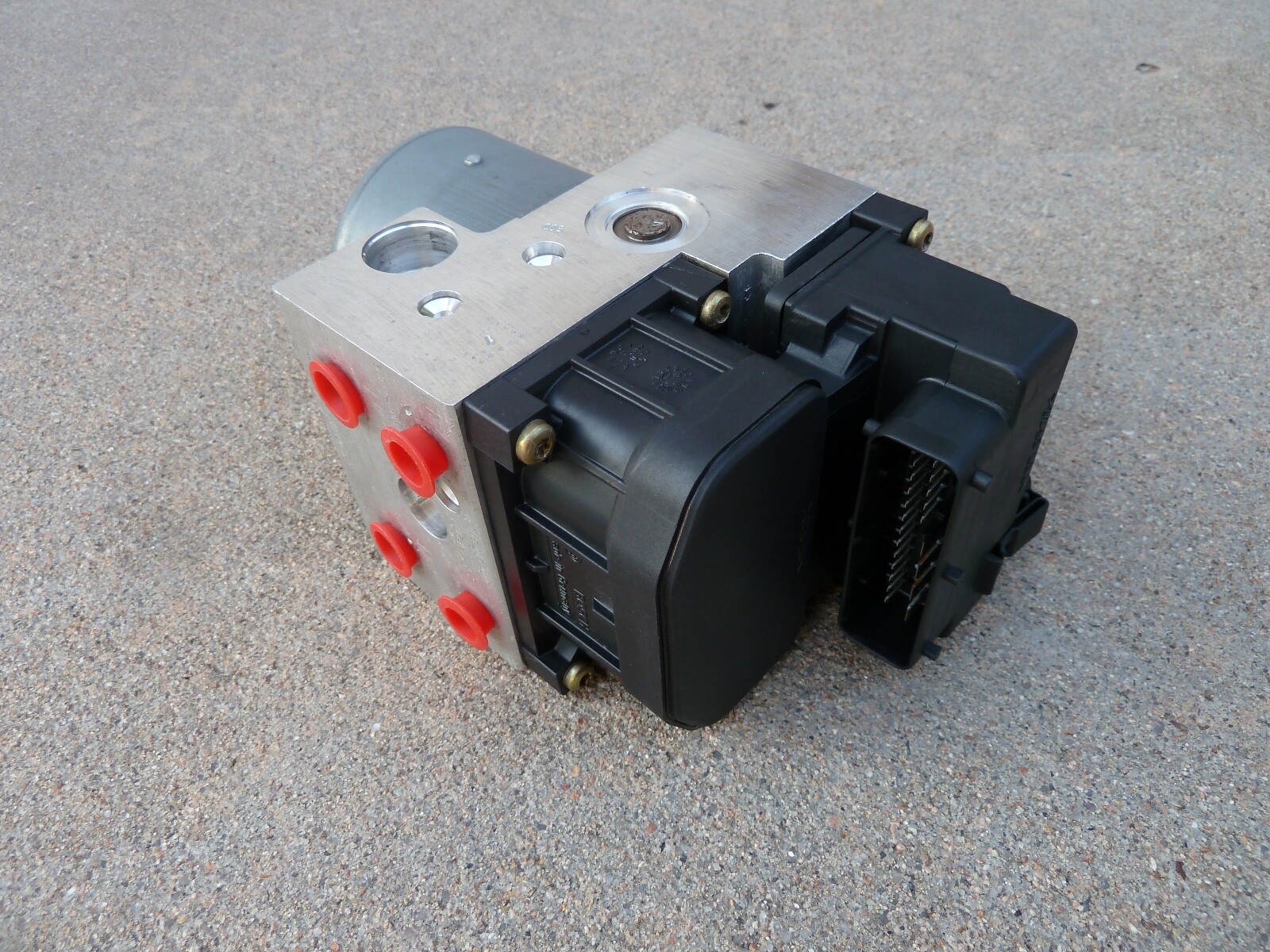 98 Ferrari 355 Anti Lock Brake Pump ABS Control Unit Bosch System P/N 170637
