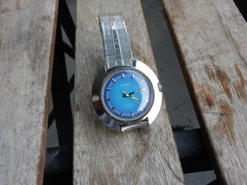 Vintage TIMEX UFO Electric Blue Dial Working Watch. 1978