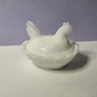 Vintage Westmoreland Vintage Opalescent White Mini Hen On Nest
