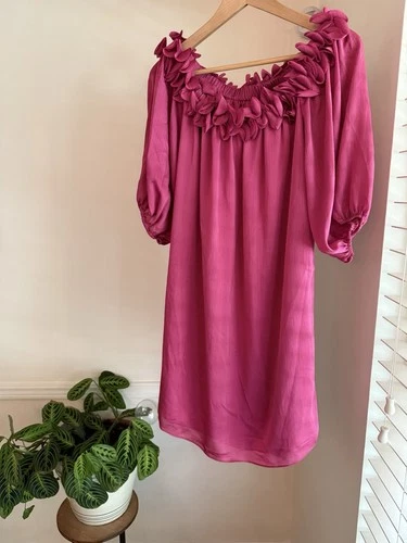 Trina Turk off shoulder puff sleeve Shift Dress in fuchsia Size M Beauty&Comfort