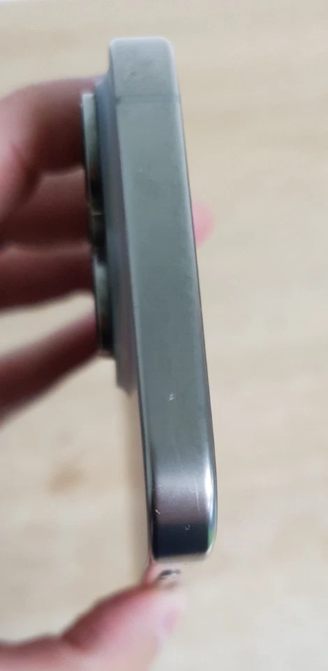 Apple iPhone 16 Pro · 1TB, photo 4 of 5