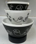 Pyrex - Vintage Charm - “Birds of a Feather" Mixing Bowl Set of Three