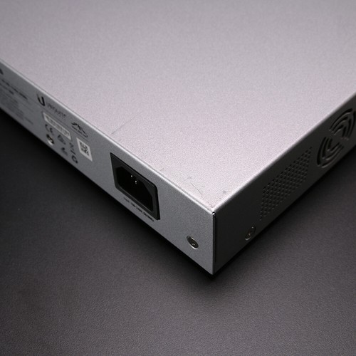Ubiquiti UniFiSwitch US-48-500W Managed PoE+ Switch // 48x GbE , 2x SFP+, 1x SFP - Photo 5/7